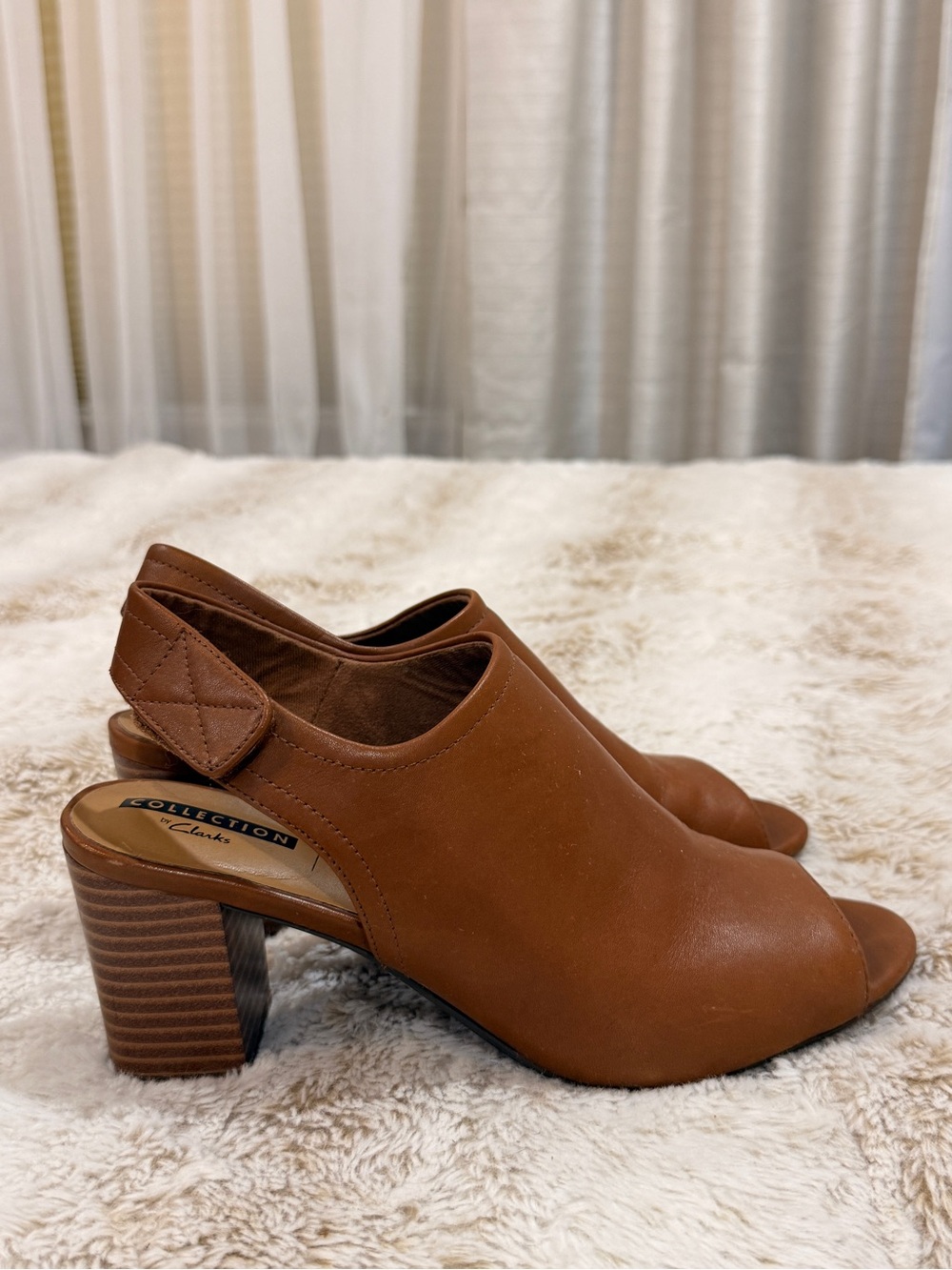 Clarks Collection Tan Leather Peep Toe Slingback Block Heel Sandals Size 7.5